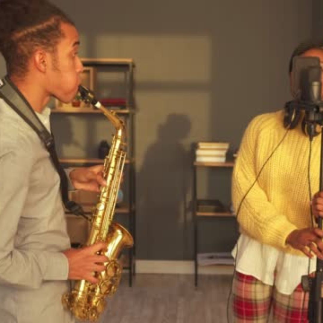 Saxophone hire UK for weddings, corporate events and parties